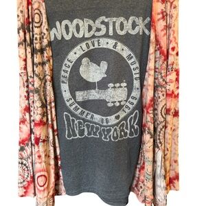 Woodstock Graphic Tee - Women's Gray Woodstock T-Shirt